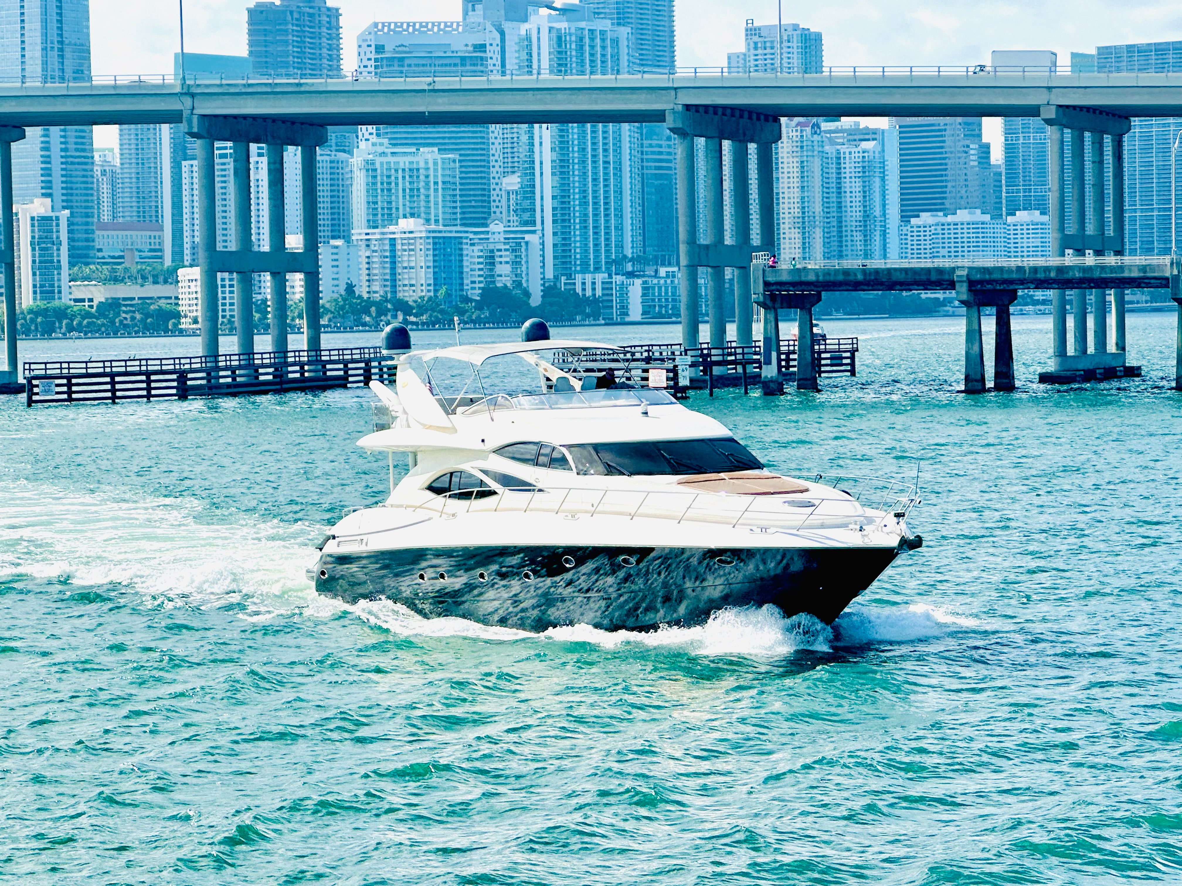 SUNSEEKER 90'