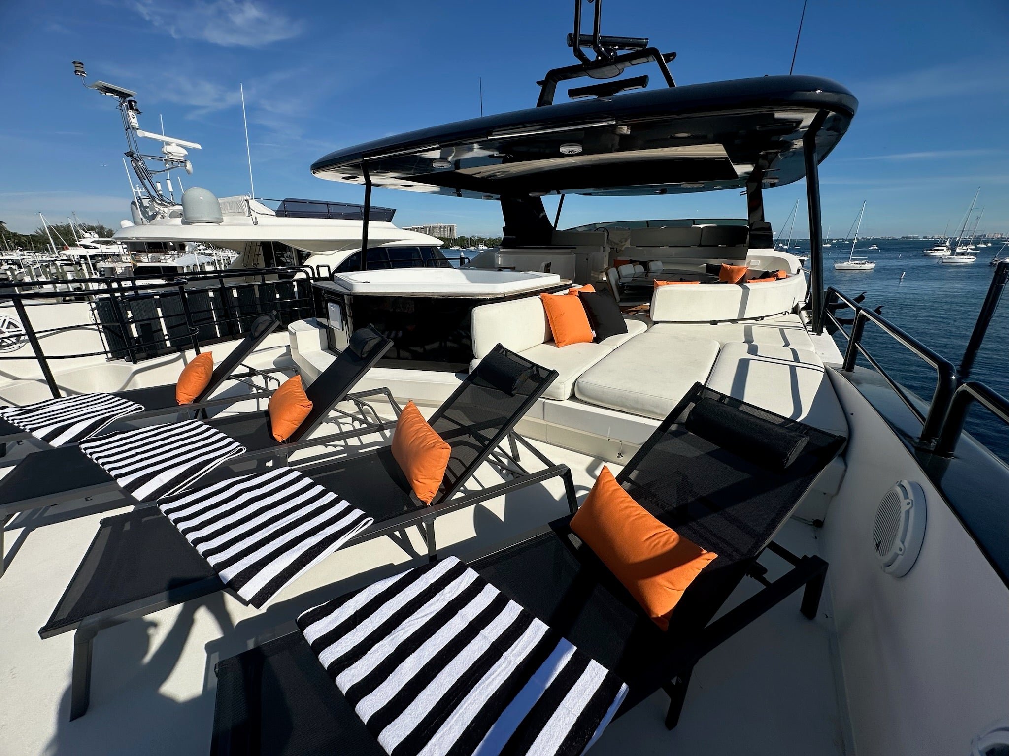 AZIMUT 130ft