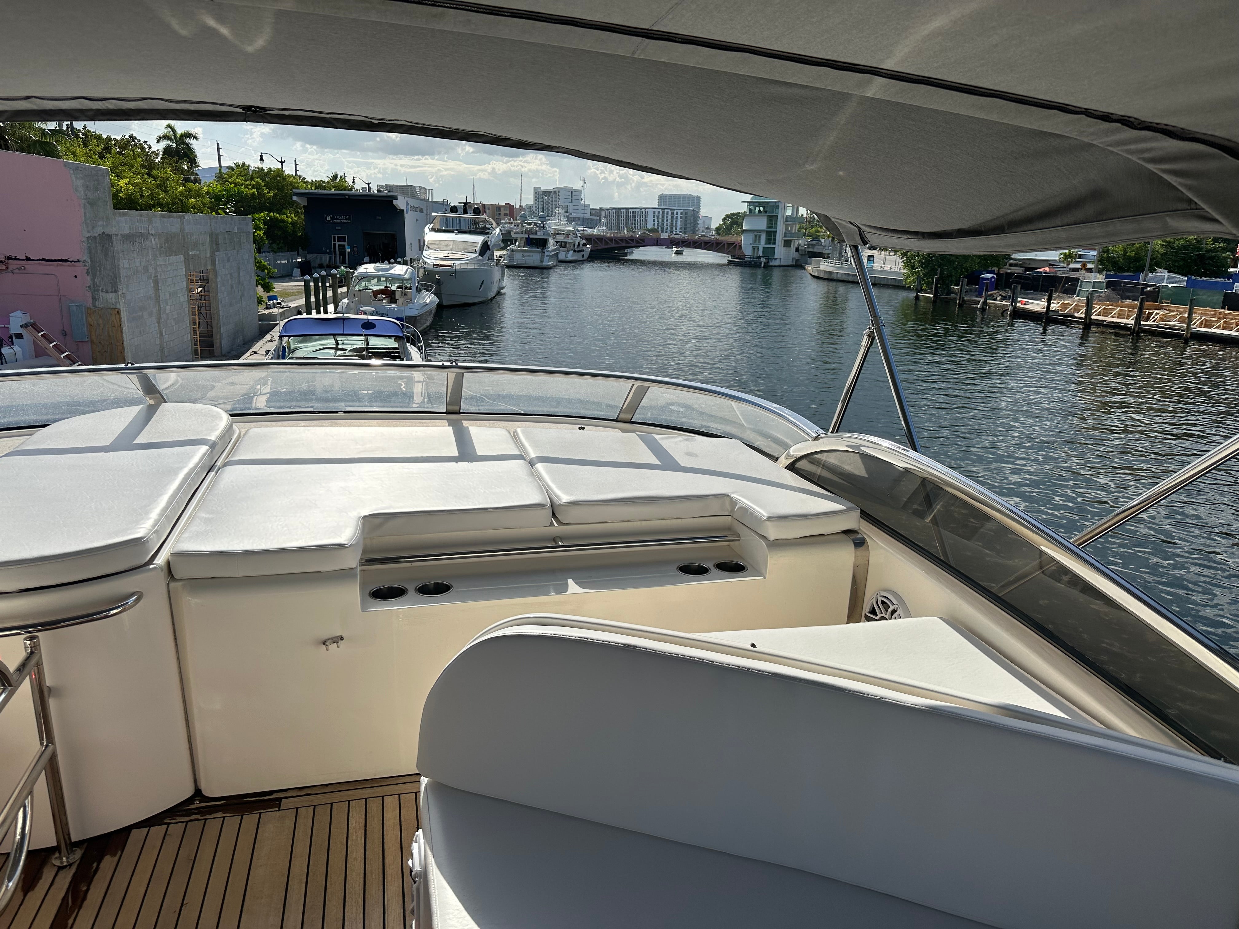 SUNSEEKER 90'
