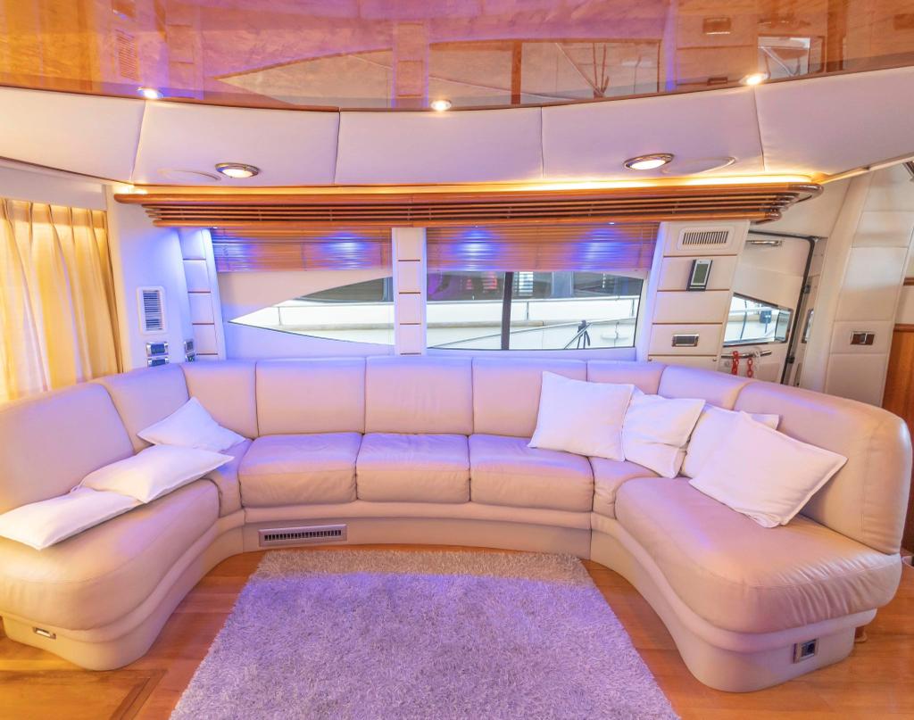 SUNSEEKER 90'